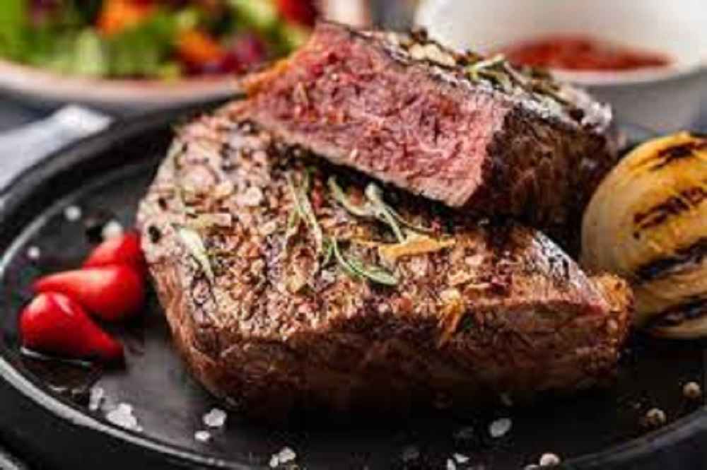 How Long Can Cooked Steak Sit Out?