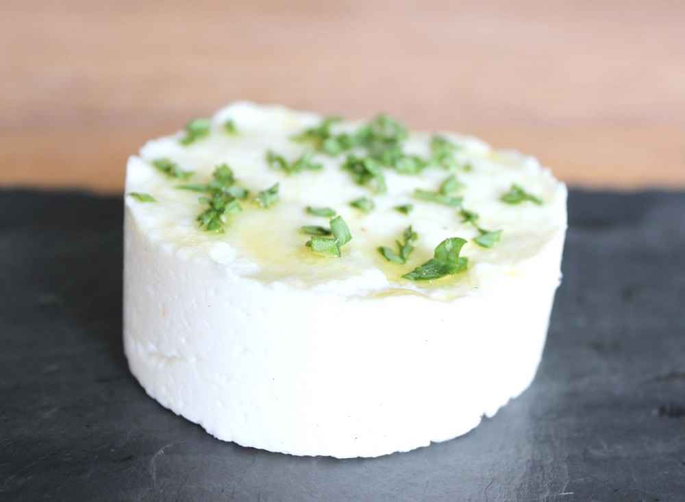 How to Make Goat Cheese With Vinegar?