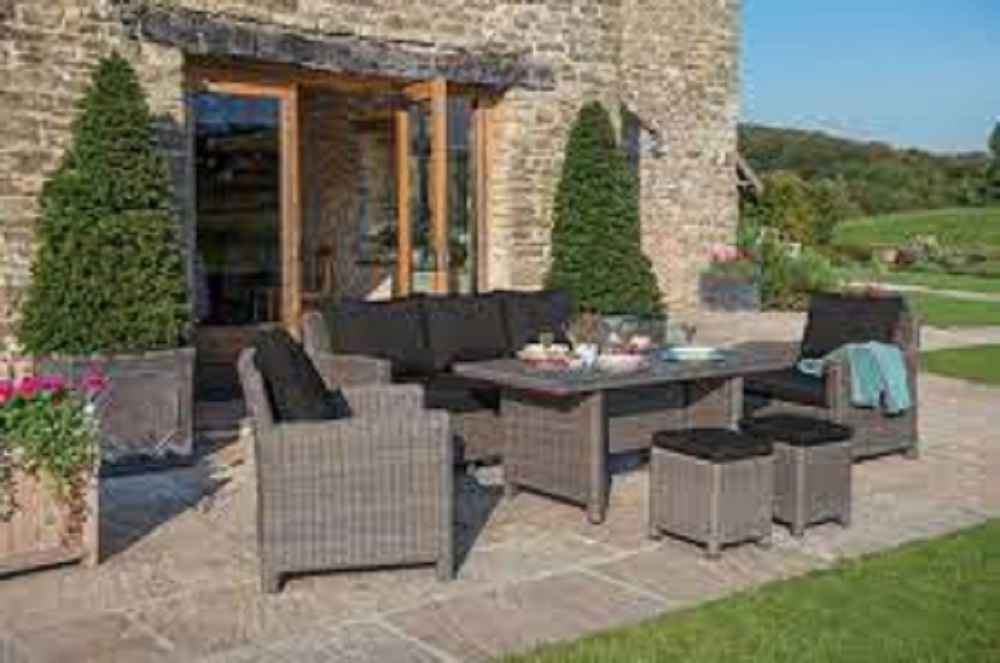 What Is Deep Seating Restaurant Furniture?